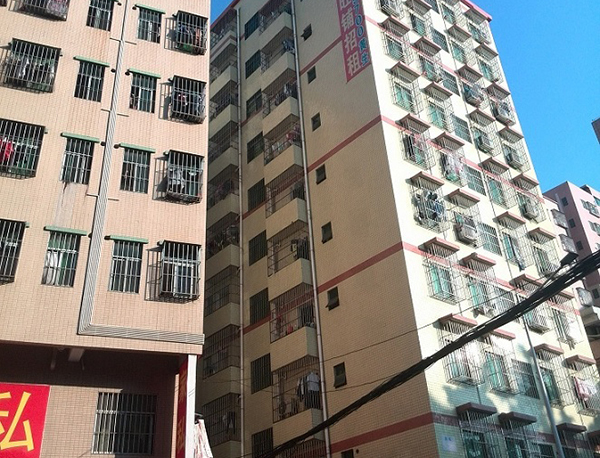 桩基承载力不足导致建筑倾斜，应如何纠偏